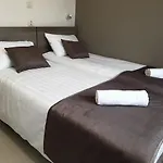 Familia Panzio & Apartmanhaz Bed & Breakfast