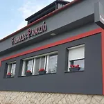 Familia Panzio & Apartmanhaz 3* Győr