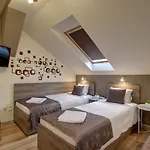 Familia Panzio & Apartmanhaz Győr