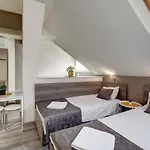 Familia Panzio & Apartmanhaz