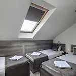 Familia Panzio & Apartmanhaz