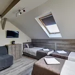 Familia Panzio & Apartmanhaz Bed & Breakfast