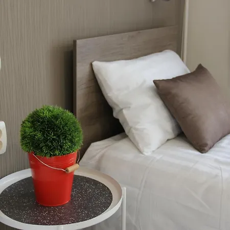 Familia Panzio & Apartmanhaz * Gyor