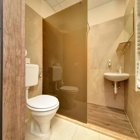 Familia Panzio & Apartmanhaz Bed & Breakfast