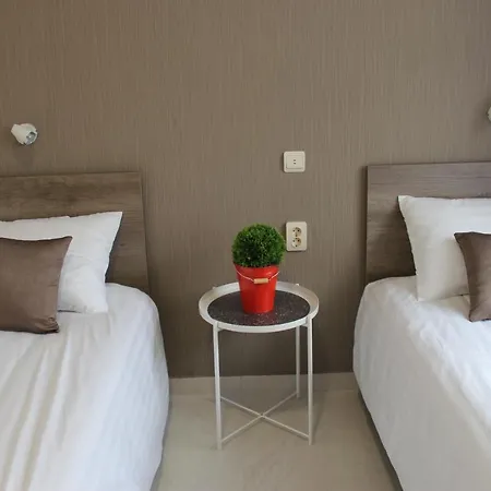 Familia Panzio & Apartmanhaz * Gyor