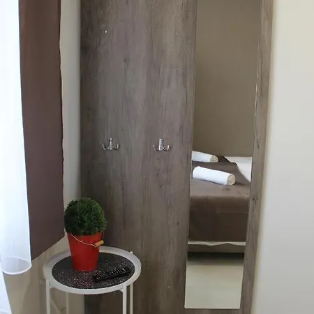 Familia Panzio & Apartmanhaz * Gyor