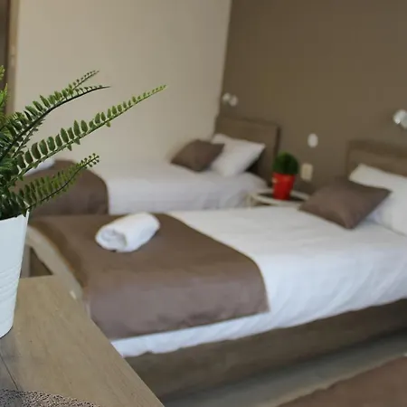 Familia Panzio & Apartmanhaz Bed & Breakfast *