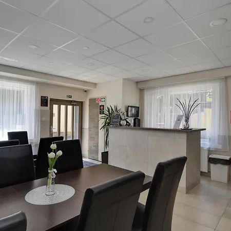 Familia Panzio & Apartmanhaz Bed & Breakfast *