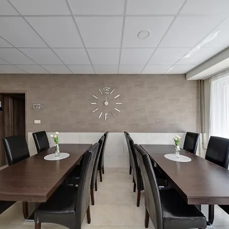 Familia Panzio & Apartmanhaz Gyor