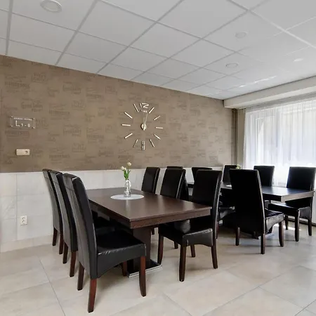Familia Panzio & Apartmanhaz Bed & Breakfast *