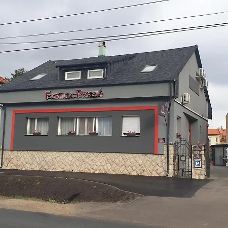 Bed & Breakfast Familia Panzio & Apartmanhaz Ráb