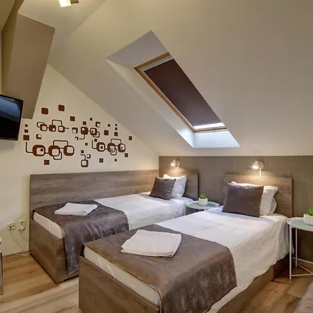 Familia Panzio & Apartmanhaz Gyor