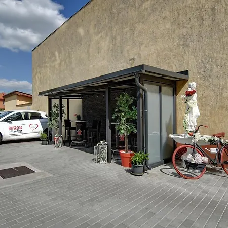 Familia Panzio & Apartmanhaz Gyor