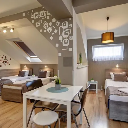 Familia Panzio & Apartmanhaz Gyor
