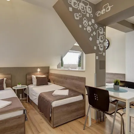 Familia Panzio & Apartmanhaz Bed & Breakfast Gyor