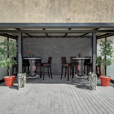 Bed & Breakfast Familia Panzio & Apartmanhaz Gyor
