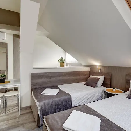 Familia Panzio & Apartmanhaz