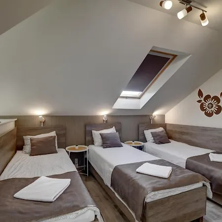 Familia Panzio & Apartmanhaz Bed & Breakfast Gyor