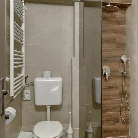 Bed & Breakfast Familia Panzio & Apartmanhaz