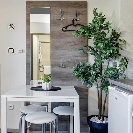 Bed & Breakfast Familia Panzio & Apartmanhaz *