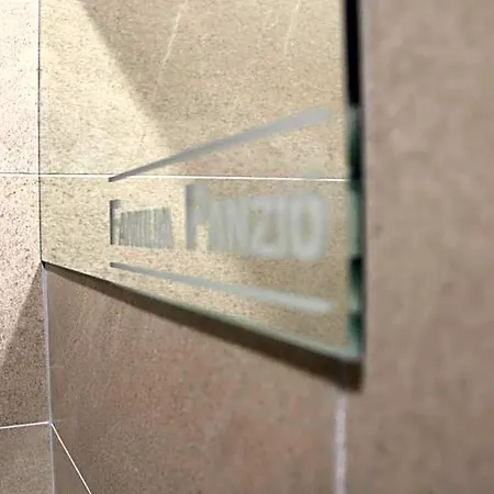 Familia Panzio & Apartmanhaz 3*
