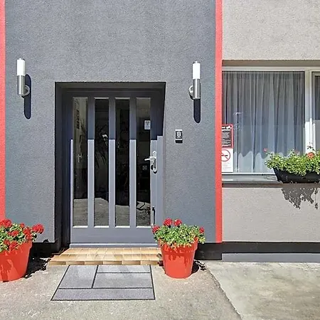 Familia Panzio & Apartmanhaz 3*