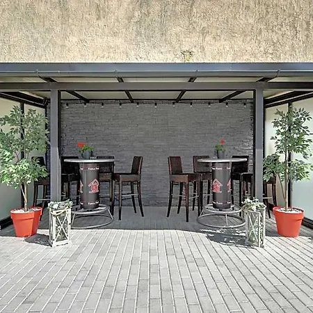 Familia Panzio & Apartmanhaz